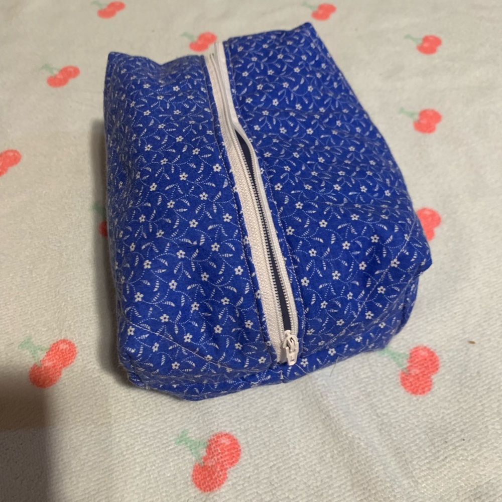 Charming Patchwork Travel Pouch - image 4